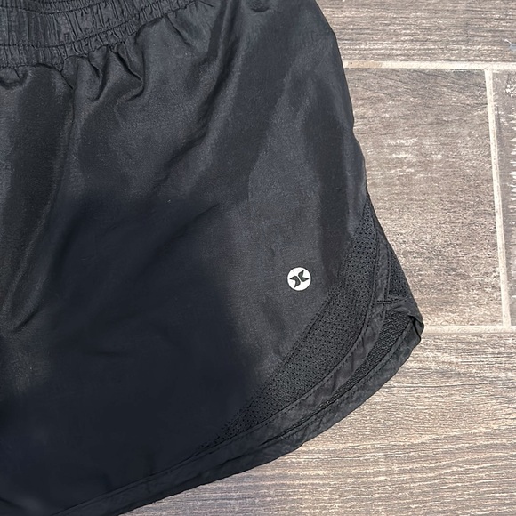 Reebok women’s shorts - M - Picture 2 of 4